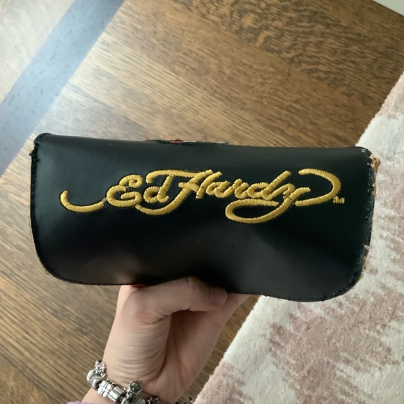 Y2K Early 2000’S ED HARDY Black Patch Tattoo Shield Sunglasses Case - Picture 8 of 16